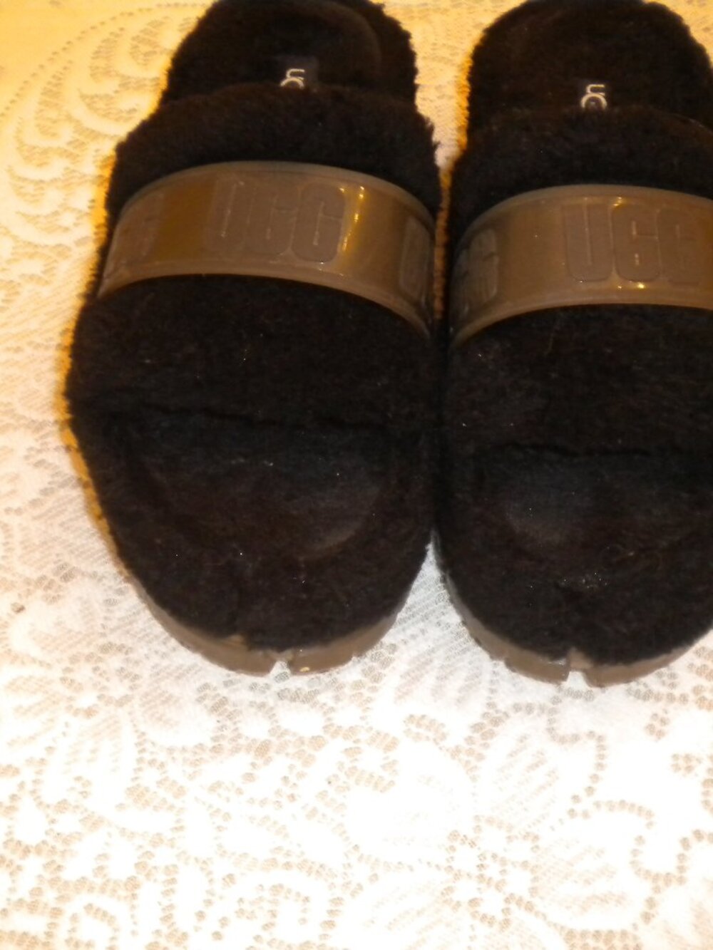 UGG FLUFFITA CLEAR 1131971 BLACK SIZE 10 FLUFF/ SANDAL SLIPPERS/  Size 8